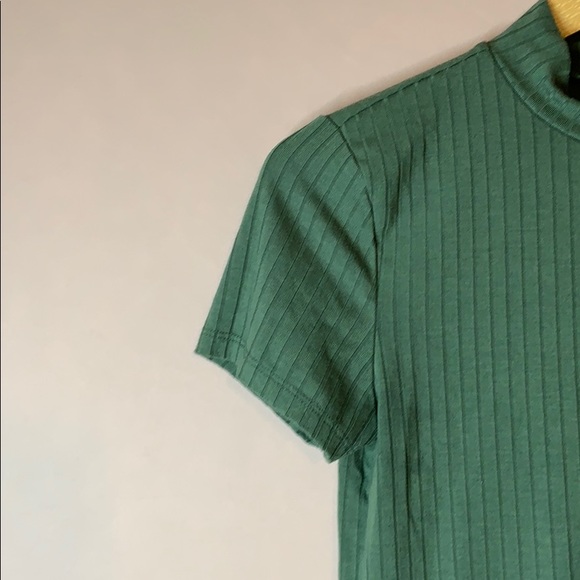 GREEN ‘NO BOUNDARIES’ RIBBED CROP TOP!!! - Picture 5 of 6